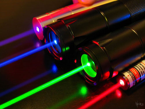 Physics 2000: Lasers Feature Summary Physics 2000: Lasers Feature Summary